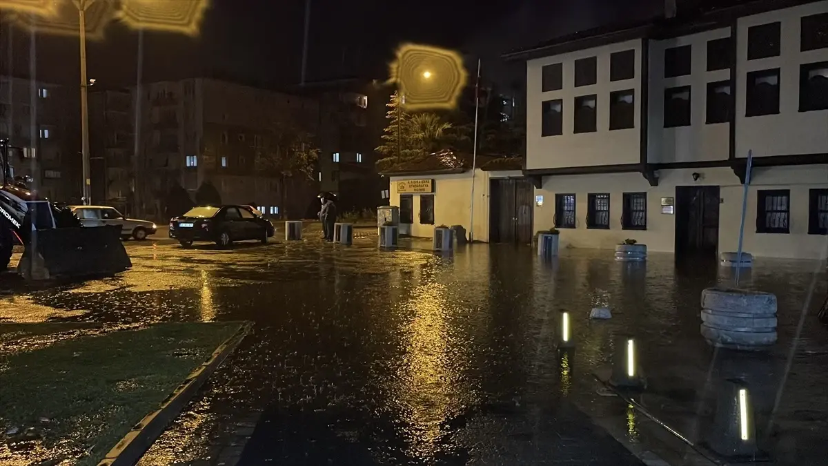 edremit ve burhaniyede saganak yagmur SfzMDnwD.jpg