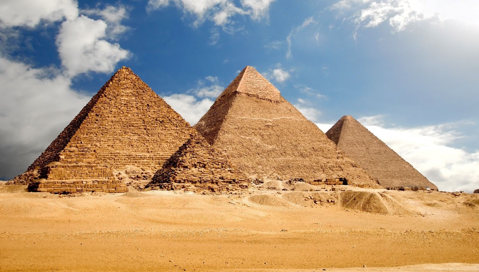 piramitlerin bitmeyen sirri yer alti dunyasina acilan uc kuyu kesfedildi 32QfzAkW.jpg