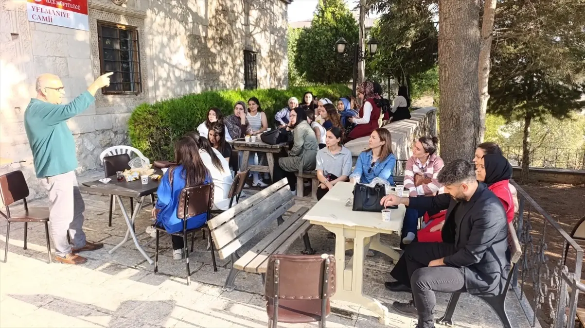 yeni ogrenciler cemisgezekin tarihini kesfetti 4KzQOQwg