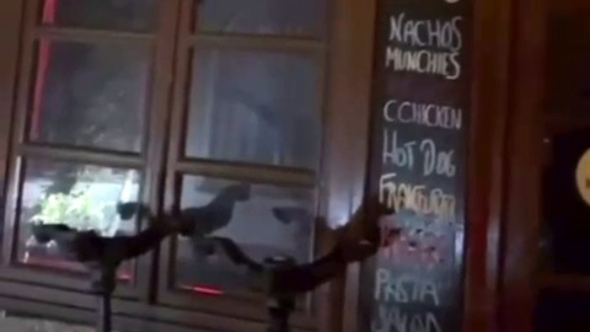 izmirde eglence mekanina silahli saldiri Wh19TufN.jpg