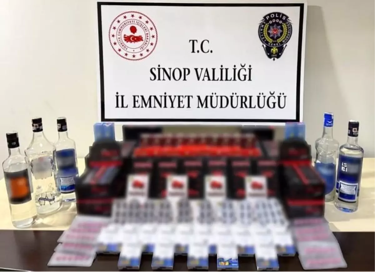 sinopta kacak icki ve cinsel icerikli urunler ele gecirildi 6Zdkb9V2.jpg