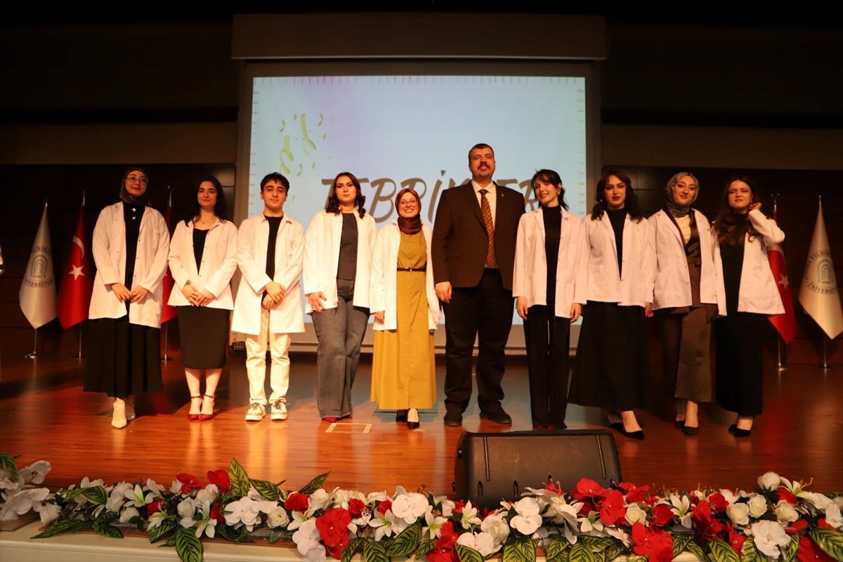 AYBÜ Sağlık Bilimleri Fakültesi’nde Önlük Giyme Töreni Gerçekleştirildi